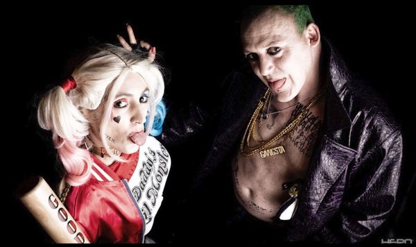 Cosplay duo Harley Quinn et Joker (Suicide Squad, DC), couple iconique en pleine attitude — Fabrice Fiorucci Photographe